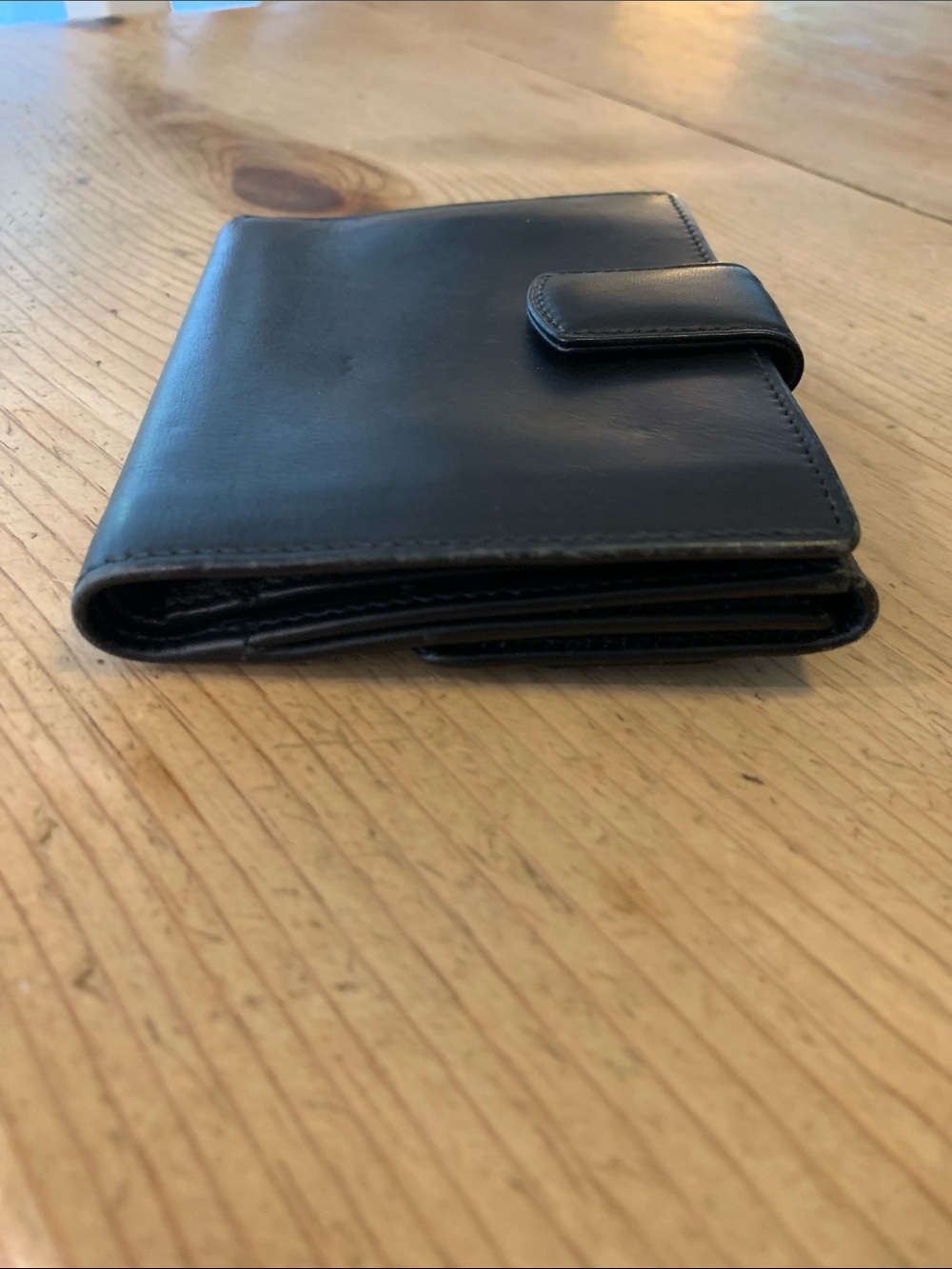Salvatore Ferragamo, black snap closure wallet - Picture 6 of 14